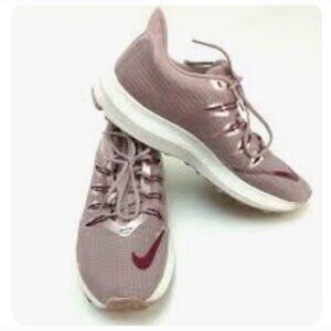 NIKE PINK QUEST RUNNING SHOE BRAND NEW